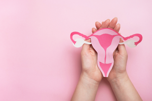 子宮内膜の薄さに悩む女性の画像